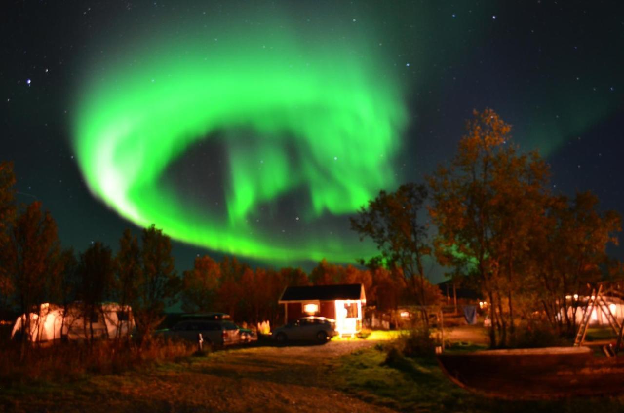 Bungalaven Lodge As Børselv Buitenkant foto